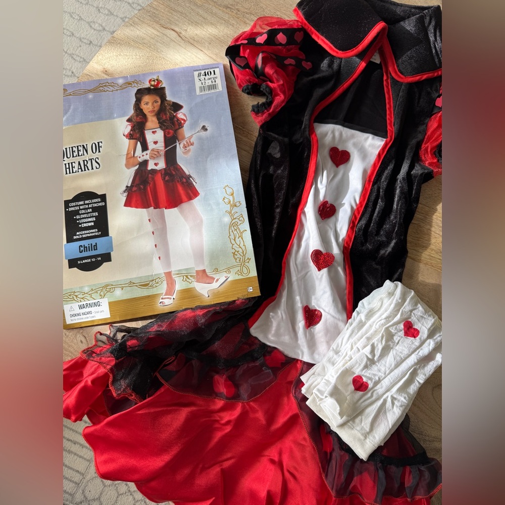 Queen of Hearts Halloween Costume